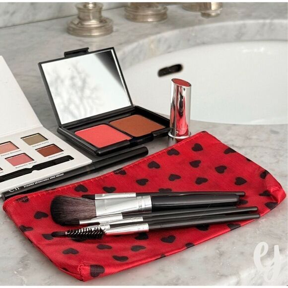 7 Travel Makeup Brushes in the Margot Case – Red with Black Hearts – New - Picture 9 of 9
